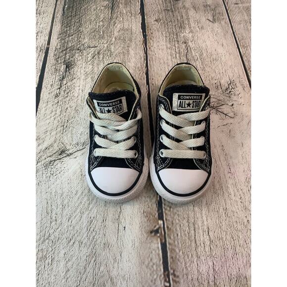 CONVERSE Boy’s Chuck Taylor Low Top All Star Sneakers / Size: 5 - Picture 3 of 10